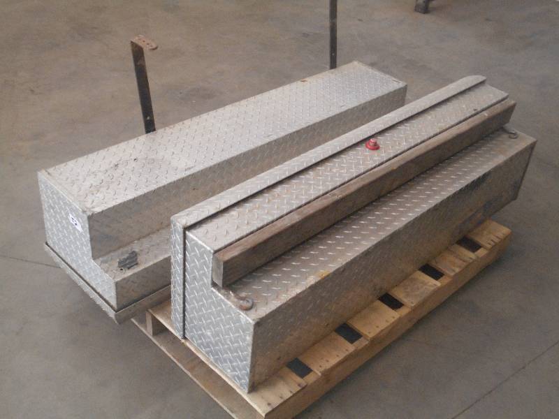 (2) Diamond Plate Aluminum Truck To...