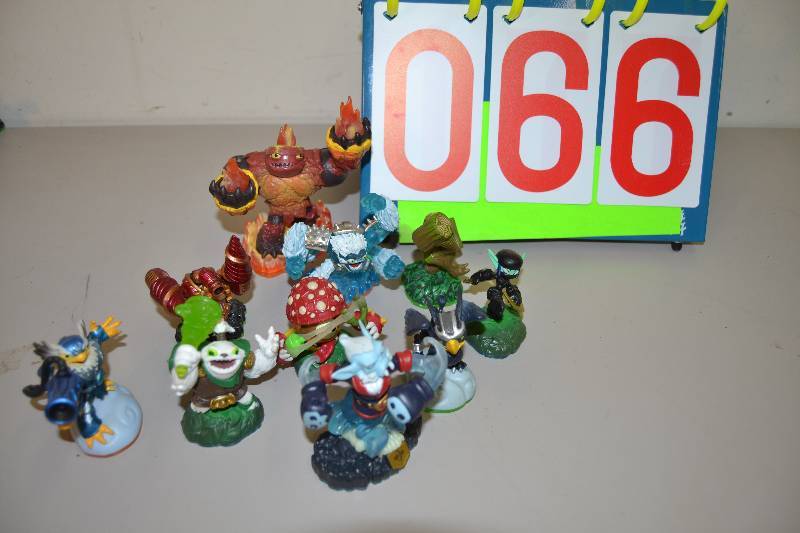 lot 66 image: Skylander Toys