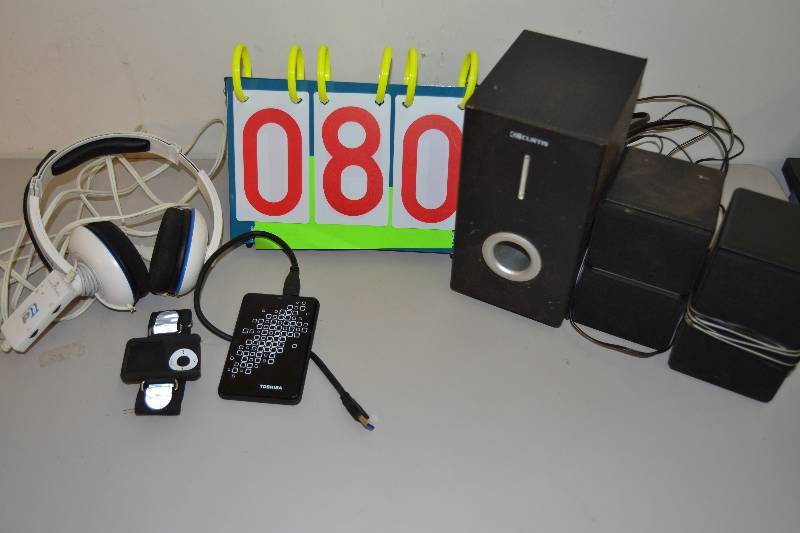 lot 80 image: Electronics