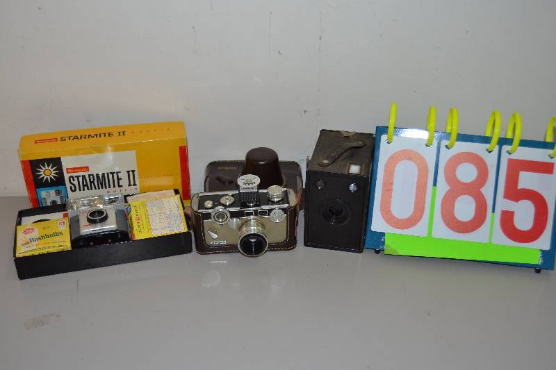 lot 85 image: Cameras