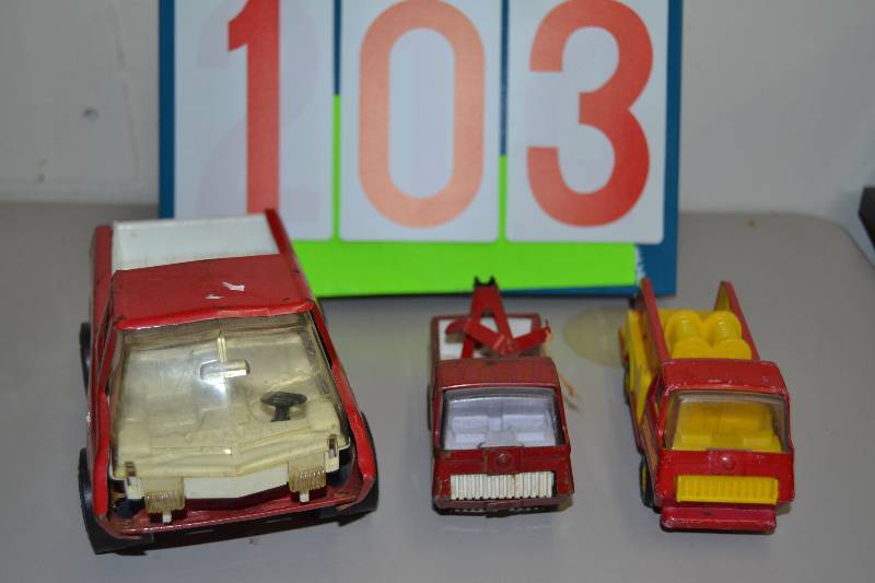 lot 103 image: Vintage Tonka trucks.