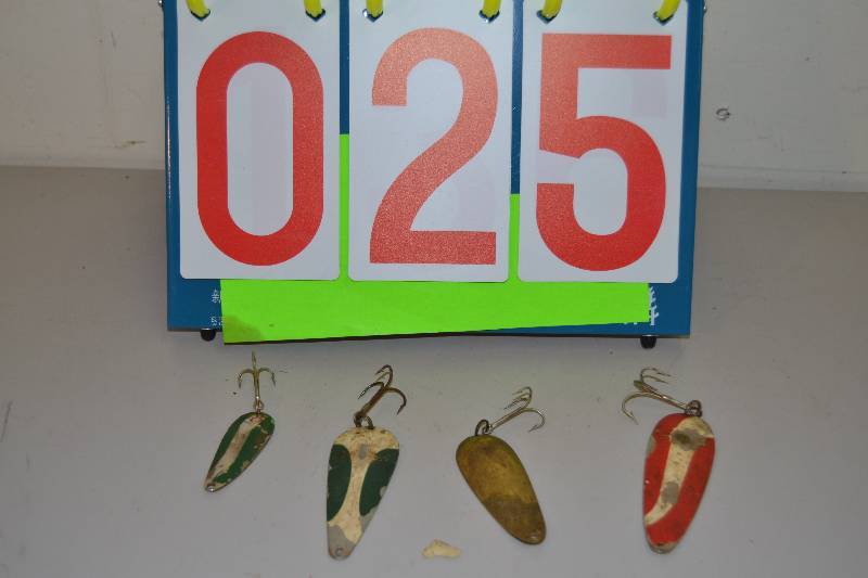 lot 25 image: Vintage Spoon Fishing Lures