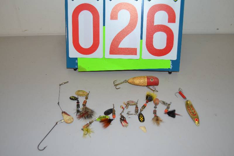 lot 26 image: Fishing lures