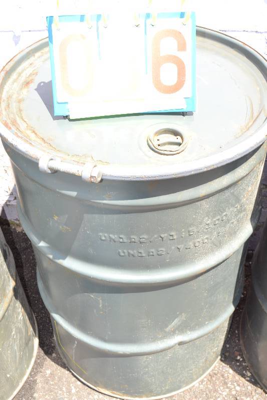 lot 36 image: Metal Drum