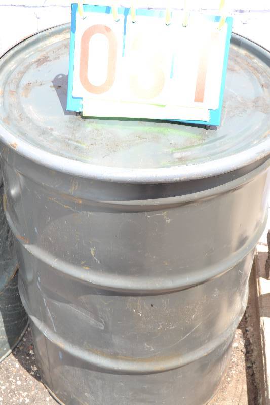 lot 37 image: Metal Drum