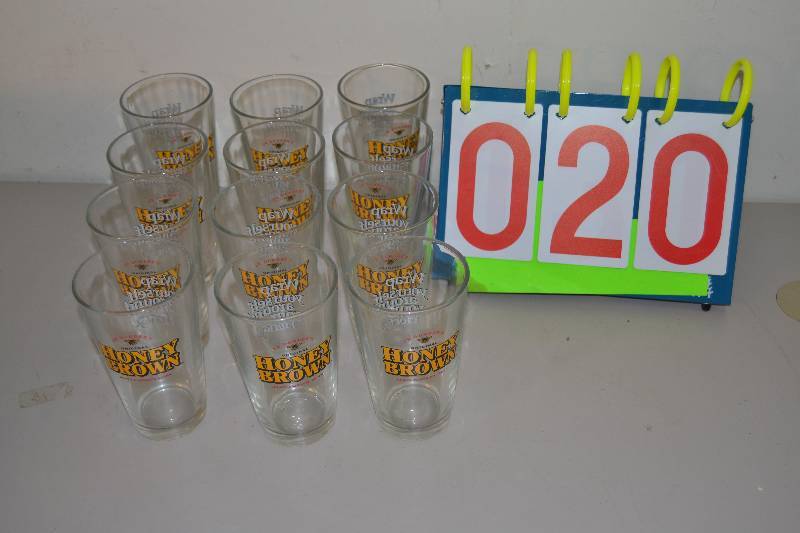 lot 20 image: Honey Brown Beer Glasses