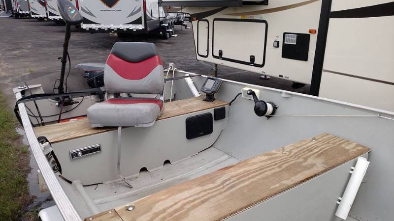 1993 Lund 14 Boat, 15HP Motor & Trailer
