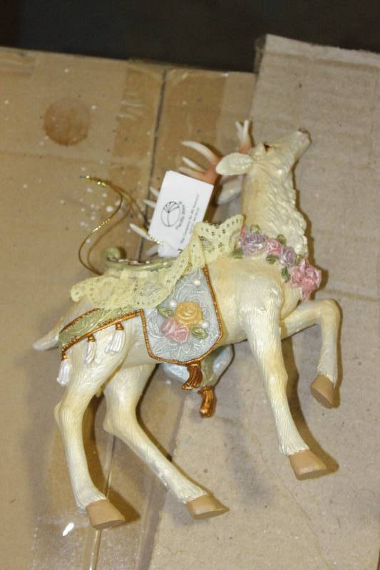 16 Extra Fancy Reindeers Decoration