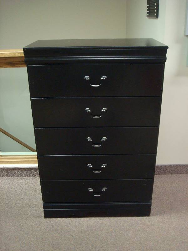 lot 3 image: Black Dresser, Some Wear, Marks