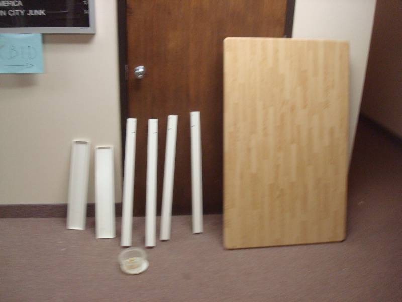 lot 23 image: Kitchen Table, Needs To Be Put Together, Went With Lot 19