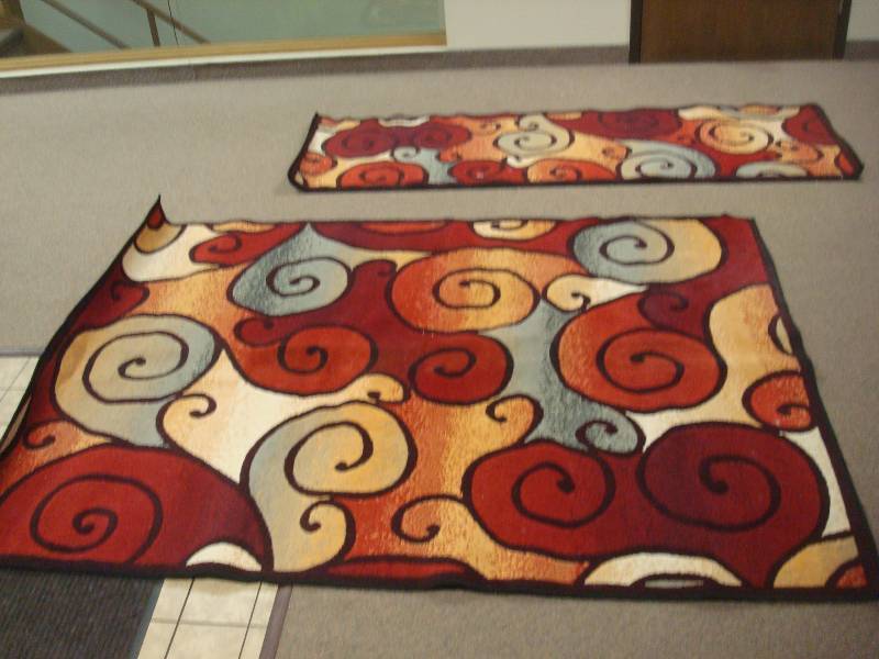 lot 25 image: Floor And Runner Area Rugs, Good Condition
