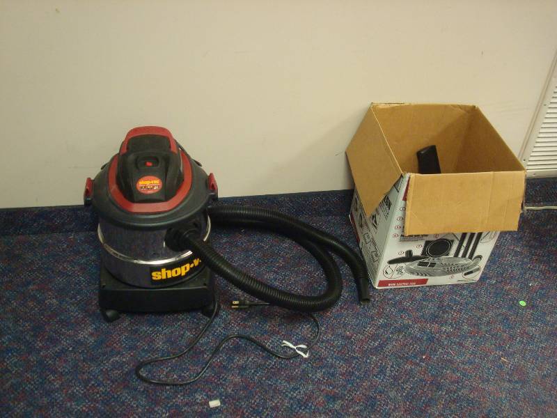 lot 41 image: Shop Vac 5 Gallon Vacuum, Works Fine