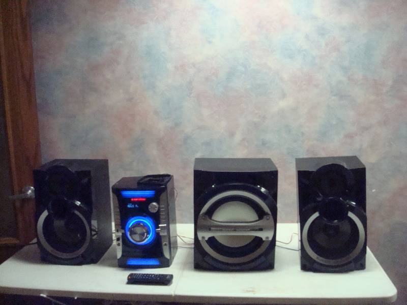 lot 54 image: Panasonic Stereo System, Used, Works, Loose Button, Tuner Works On Remote Only, Has A Real Strong Sound