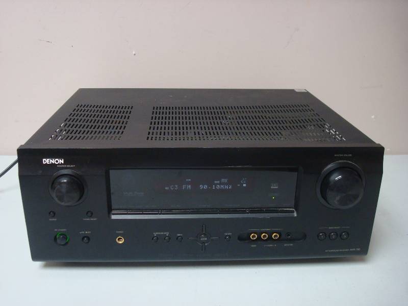 lot 56 image: Denon Stereo Receiver, Powers On, I Couldnt Figure Out How To Use It, Missing Remote, I Did Get Static Sound