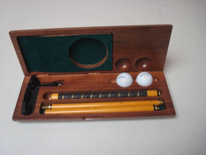 lot 89 image: PGA Putt Set In Wood Box