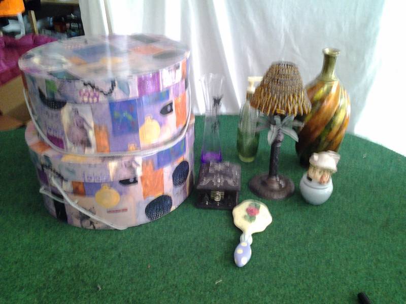 Hat Boxes, Assorted Decoratives