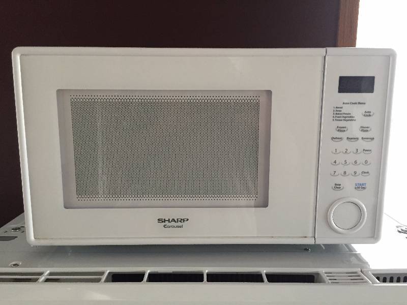 lot 77 image: Like New Sharp Microwave