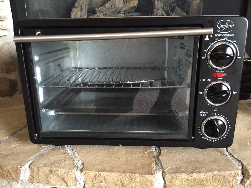 lot 81 image: Croften Convection & 6 Slice Toaster Oven - Excellent Condition