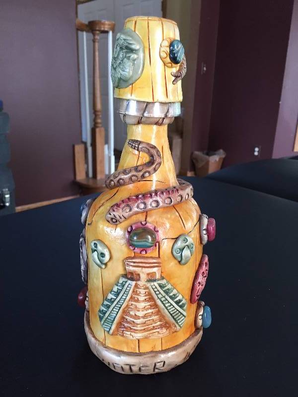 lot 91 image: Super Cool Jamaican Bottle and Shotglass