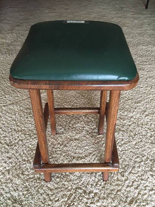 lot 104 image: Mid Century Modern Retro Square Vinyl Wood Stool - Excellent