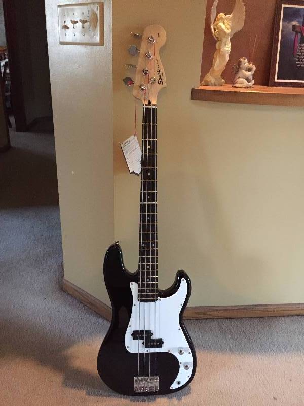 lot 122 image: Fender Squire Bass & Hardcase