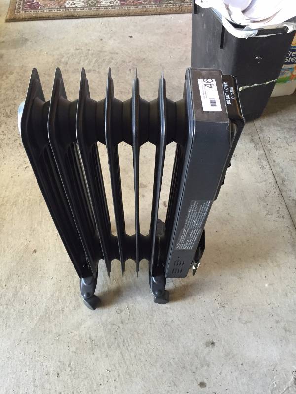 lot 46 image: Pelonis Intertech 1500W Oiled Filled Electric Radiator Large Room Area Space Heater - Works Great
