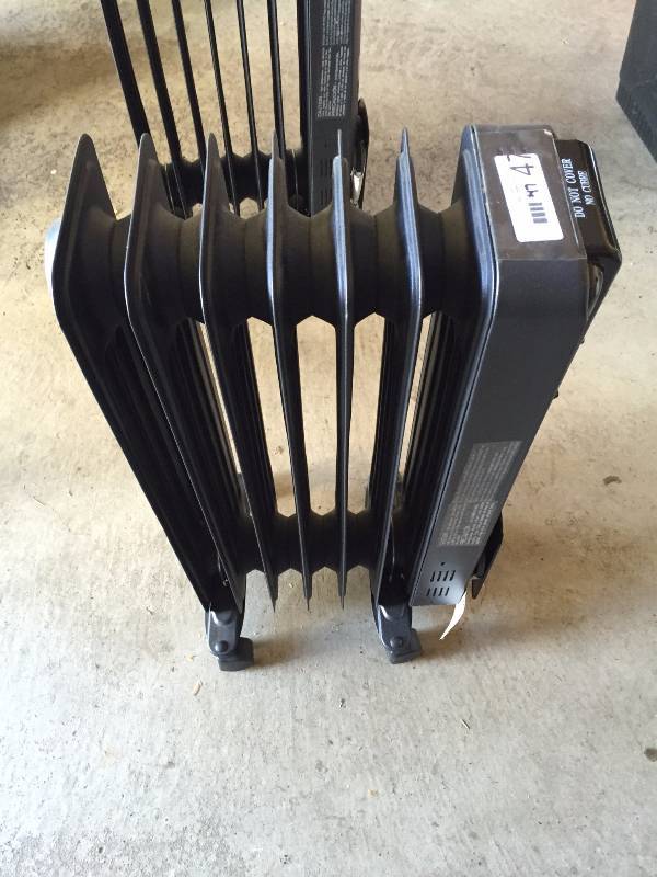 lot 47 image: Pelonis Intertech 1500W Oiled Filled Electric Radiator Large Room Area Space Heater - Works Great