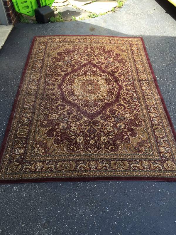 lot 63 image: WOW Lovely Persian 55 x 77 Parade Kiev Wine Cashmere Finish Area Rug - Recently Professionally Cleaned - Excellent Condition