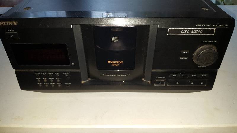 Sony CD Player. 200 Disk Capacity. Model#CDP-CS220