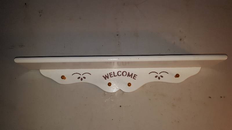 Homemade Wooden Decorative ShelfKey rack
