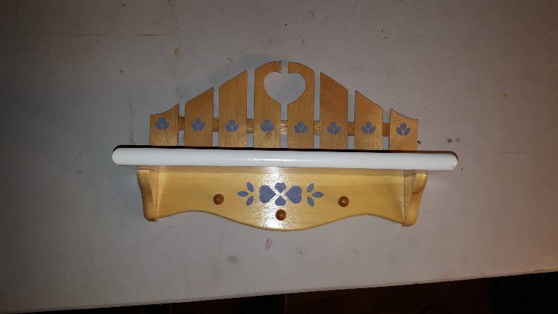 Homemade Wooden Decorative ShelfKey rack