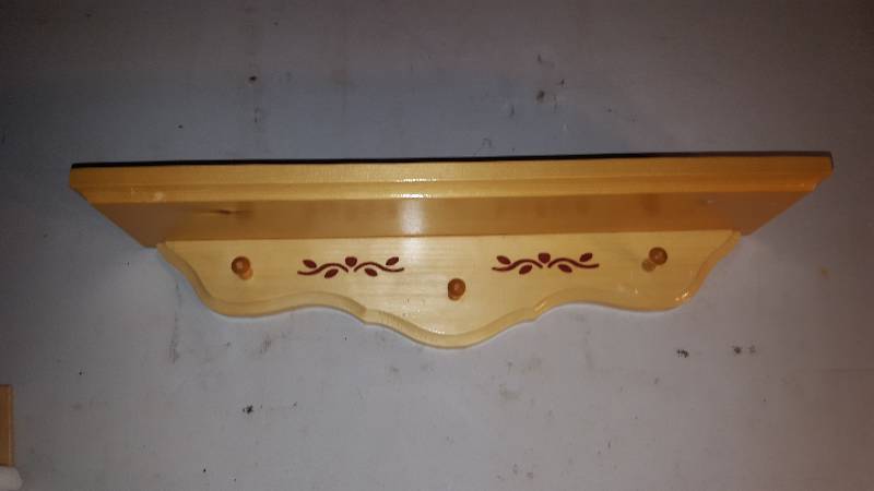 Homemade Wooden Decorative ShelfKey rack
