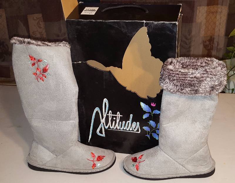 CicciaBella Boots, Size Large 9-9.5