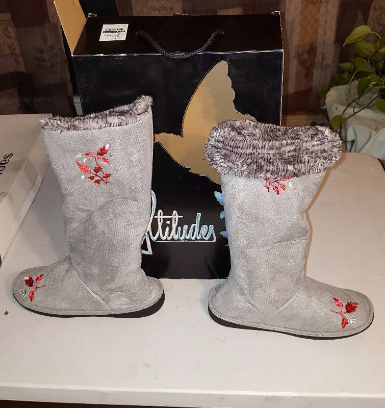 CicciaBella Boots, Size Large 9-9.5