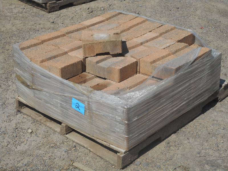 (1) Pallet Of Unused Landscape Bloc...