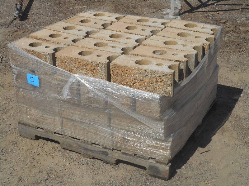 (1) Pallet Of Unused Inter-Locking ...