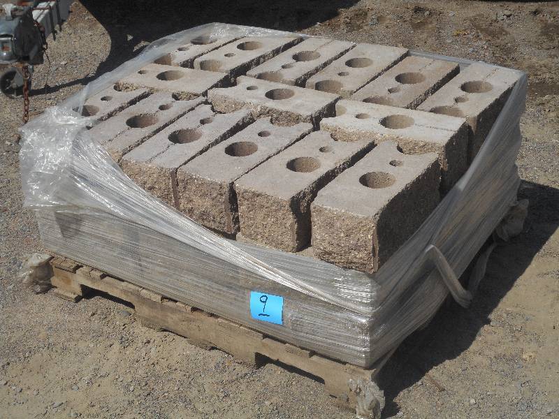 (1) Pallet Of Unused Inter-Locking ...