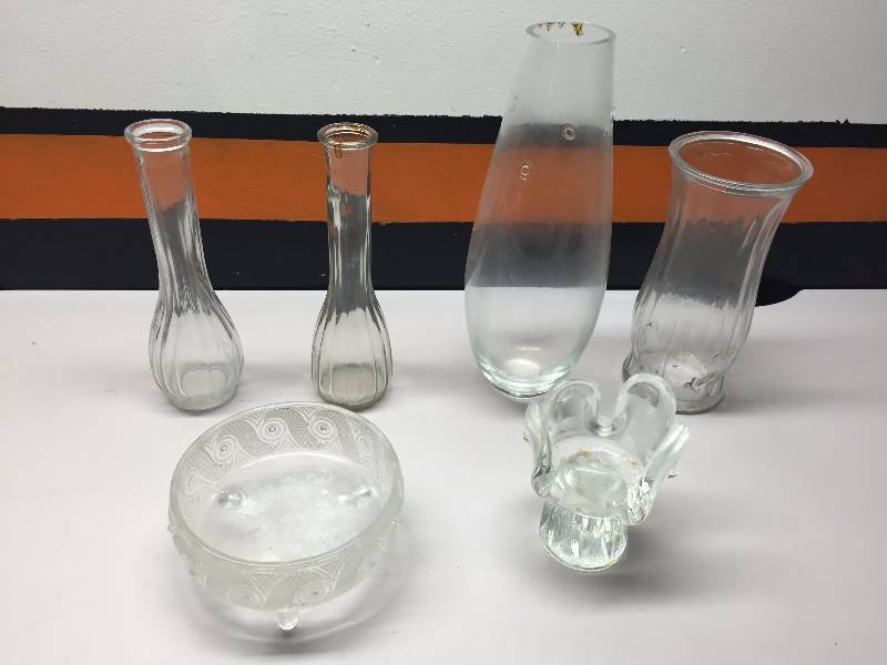 lot 5 image: DURACRAFT 2 GALLON HUMIDIFIER, CRYSTAL MUGS VASES CANDY DISHES AND ASH TRYAS