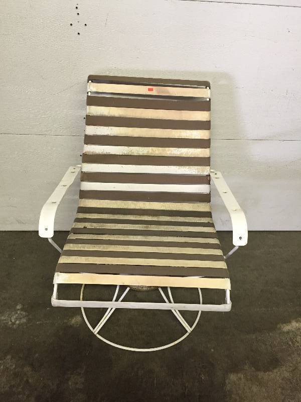 lot 13 image: LAWN CHAIRS NO CUSHIONS (4)