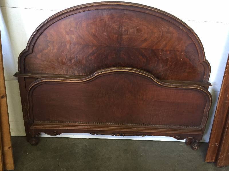 lot 19 image: DOUBLE BED FRAME WITH HEAD BOARDS
