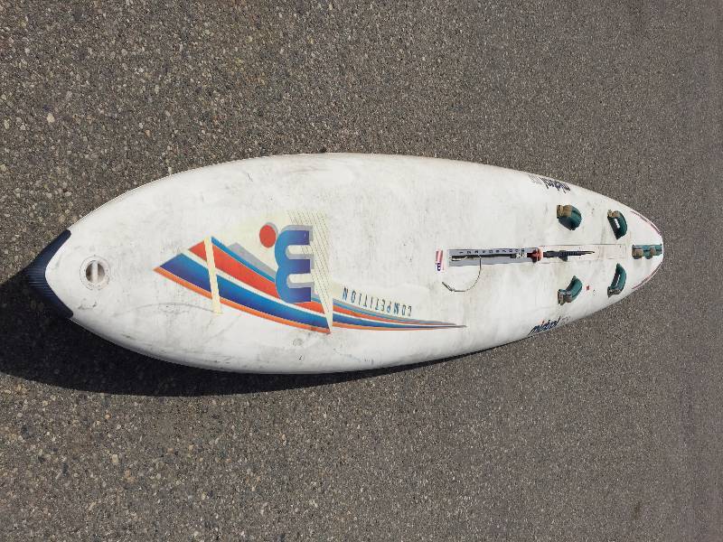 lot 21 image: 12 WIND SURFING BOARD