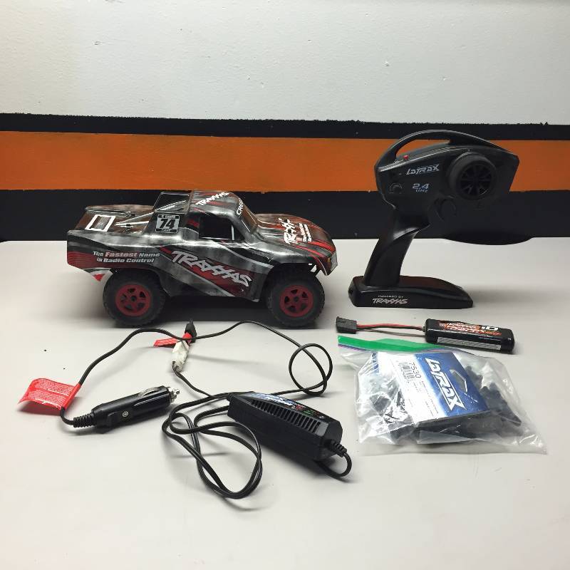 lot 31 image: LATRAX RC CARS RED CAT BLACKOUT PRO