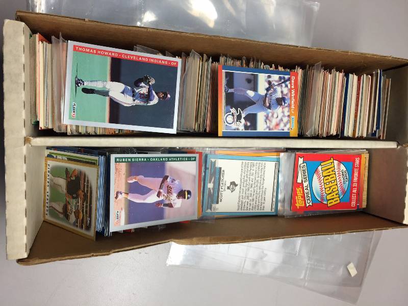 lot 36 image: BASEBALL, BASKETBALL, FOOTBALL CARDS