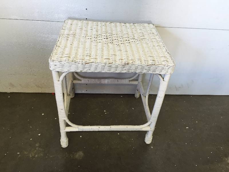 lot 56 image: WICKER CHAIR, END TABLE AND COFFEE TABLE