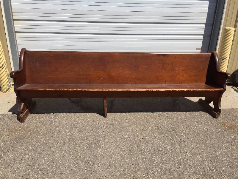 lot 67 image: 8 CHURCH PEW