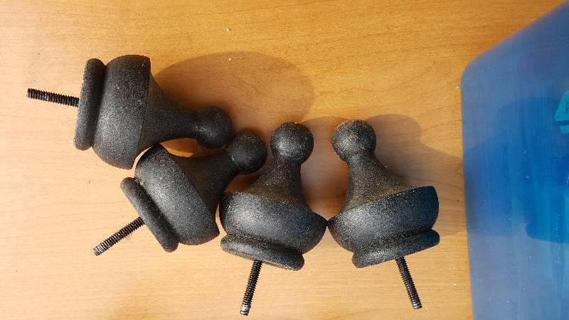 Lot of four piece legs