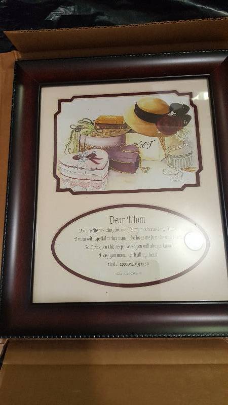 New in the box Dear Mom Plaque