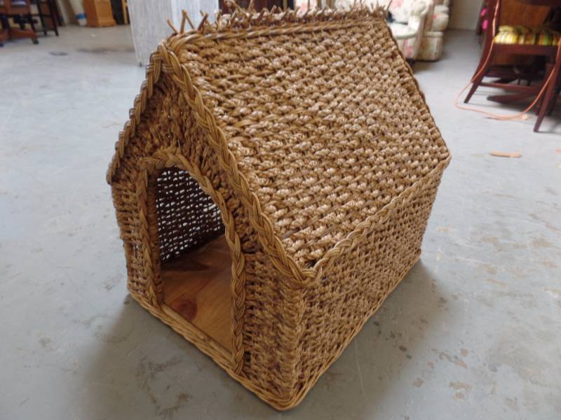 WIcker Dog House | KAN 293 Mighty Fine Furniture | K-BID