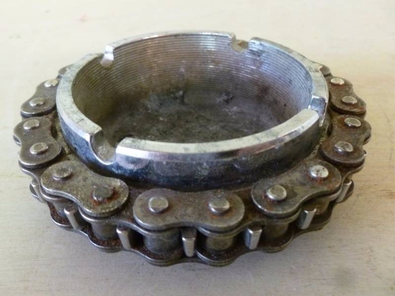 Chain Ashtray