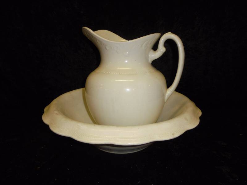 W.S. George Pitcher & Basin